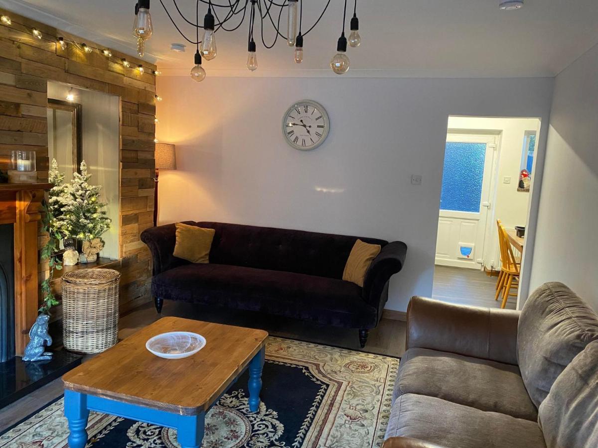 Claire'S Townhouse, Aberdeenshire, 3 Bedrooms 奥尔德梅尔德拉姆 外观 照片