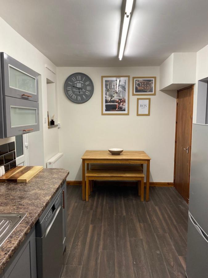 Claire'S Townhouse, Aberdeenshire, 3 Bedrooms 奥尔德梅尔德拉姆 外观 照片
